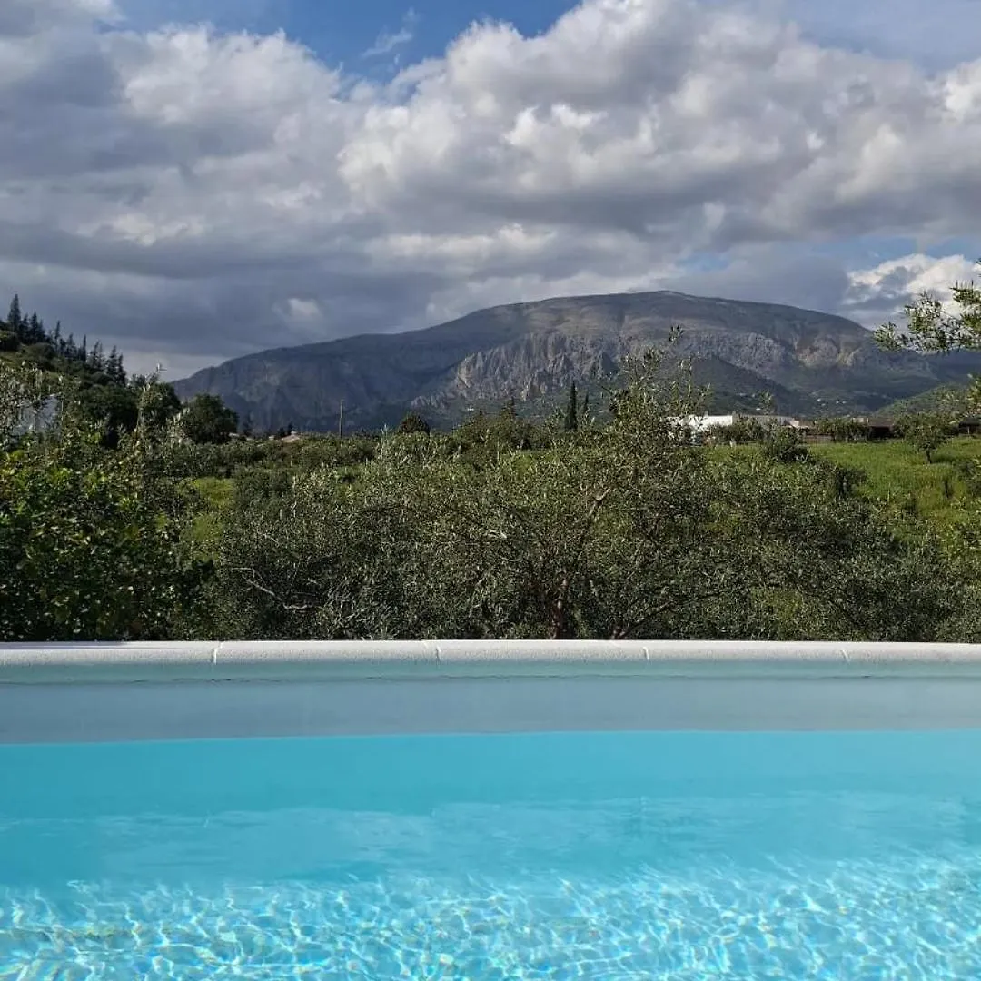 אלורה Villa Bellido